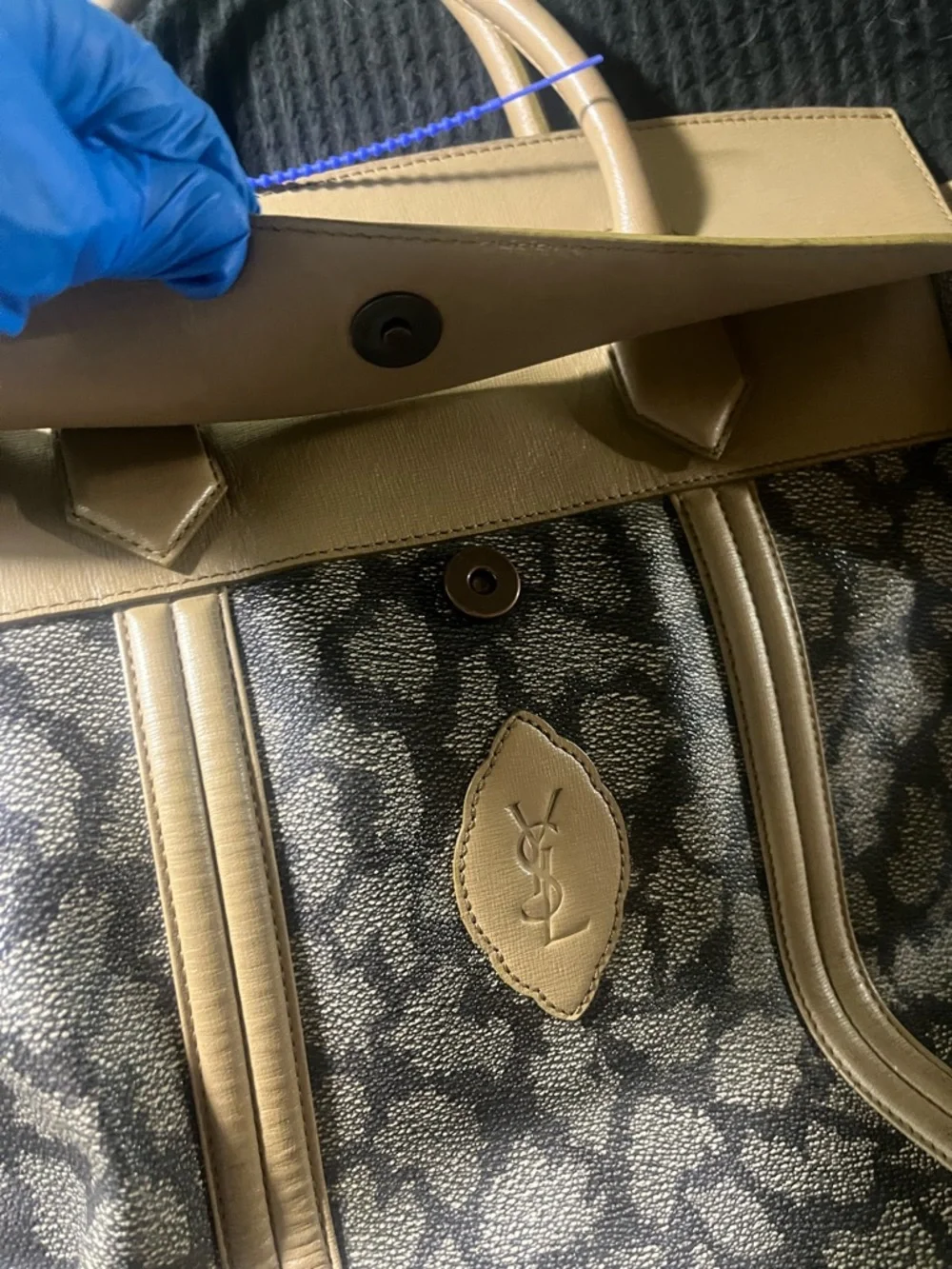 Large leopard print Yves Saint Laurent tote. Great condition. - Picture 16 of 16